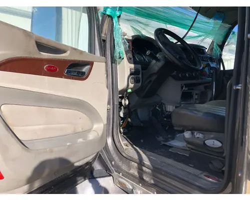 Peterbilt 579 Cab Assembly