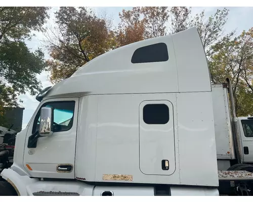 Peterbilt 579 Cab Assembly