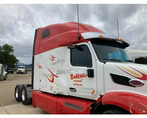 Peterbilt 579 Cab Assembly