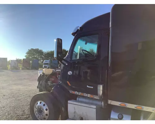 Peterbilt 579 Cab Assembly