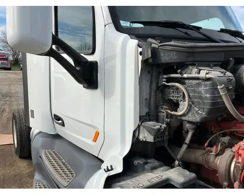Peterbilt 579 Cab Assembly