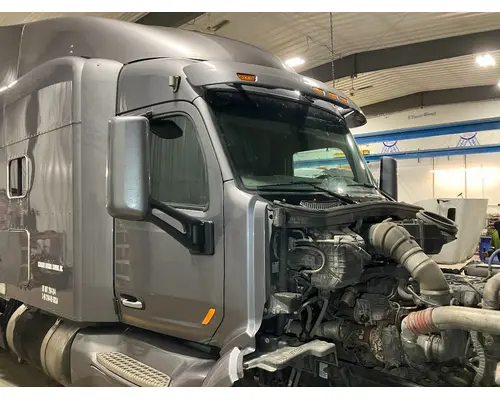 Peterbilt 579 Cab Assembly