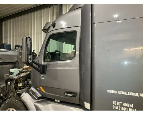 Peterbilt 579 Cab Assembly