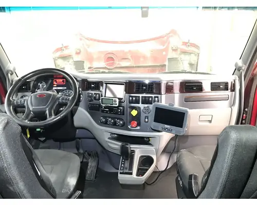 Peterbilt 579 Cab Assembly
