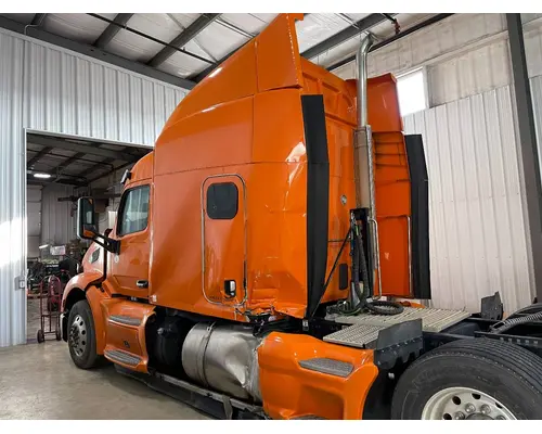 Peterbilt 579 Cab Assembly