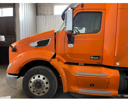 Peterbilt 579 Cab Assembly