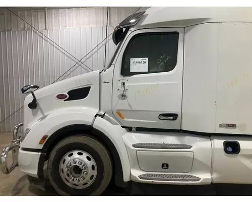 Peterbilt 579 Cab Assembly