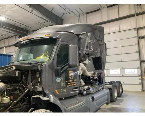 Peterbilt 579 Cab Assembly