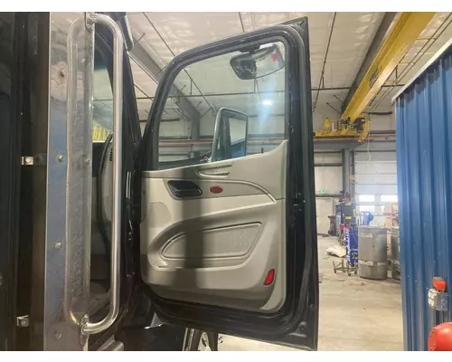 Peterbilt 579 Cab Assembly