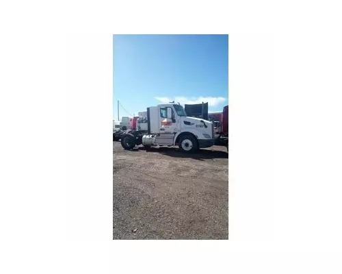 Cab PETERBILT 579 Aaa Truck Salvage