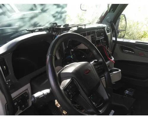 Cab PETERBILT 579 LKQ Geiger Truck Parts