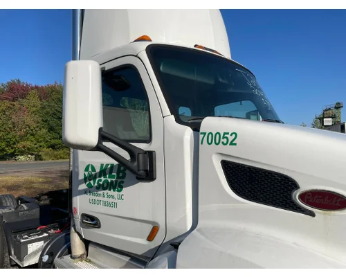 Cab PETERBILT 579 Camerota Truck Parts