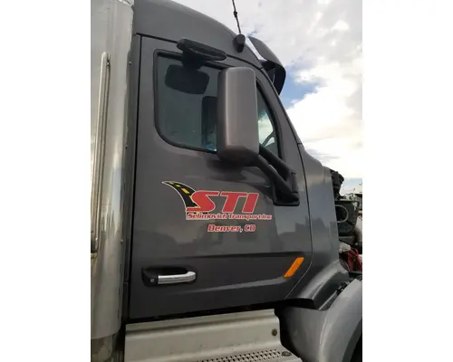 Peterbilt 579 Cab