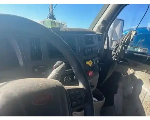 Peterbilt 579 Cab