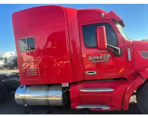 Peterbilt 579 Cab