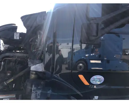 Peterbilt 579 Cowl