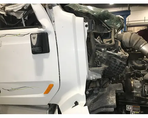 Peterbilt 579 Cowl