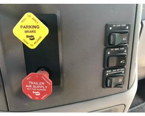 Peterbilt 579 Dash Assembly