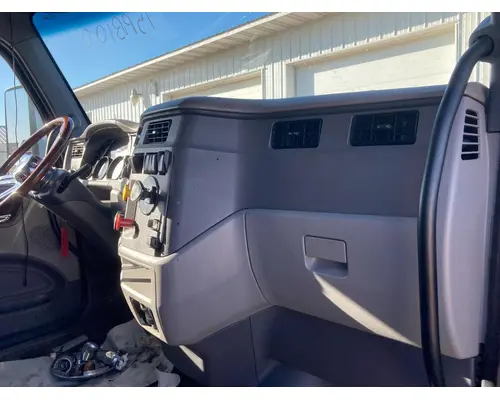 Peterbilt 579 Dash Assembly