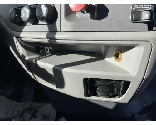 Peterbilt 579 Dash Assembly