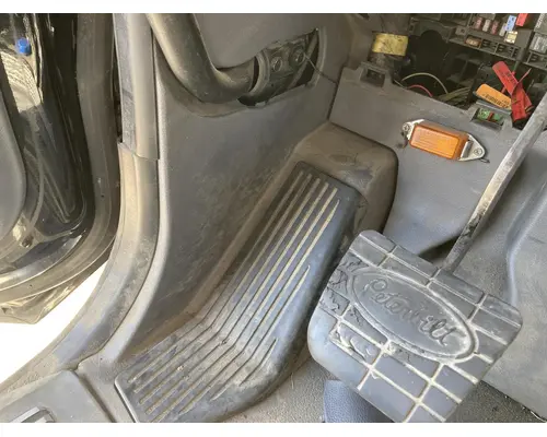Peterbilt 579 Dash Assembly
