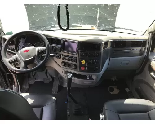 Peterbilt 579 Dash Assembly