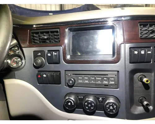 Peterbilt 579 Dash Assembly