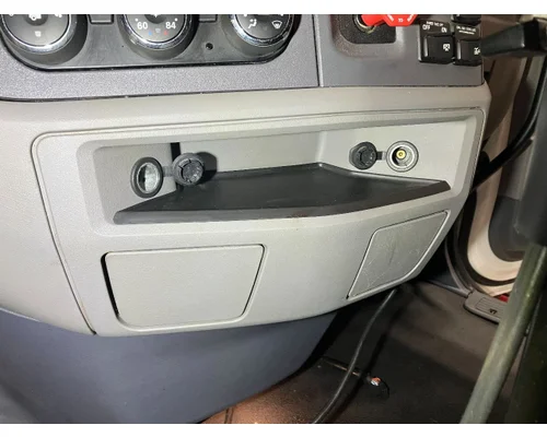 Peterbilt 579 Dash Assembly