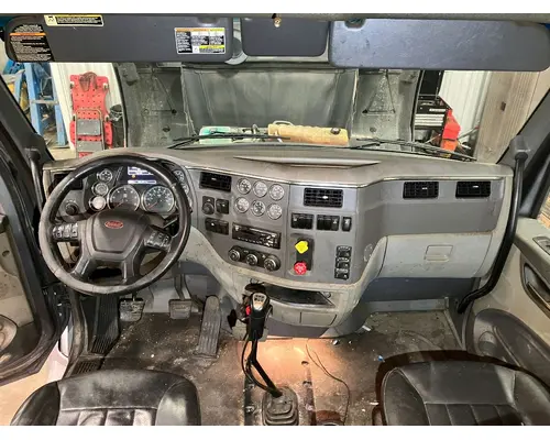 Peterbilt 579 Dash Assembly