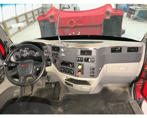 Peterbilt 579 Dash Assembly