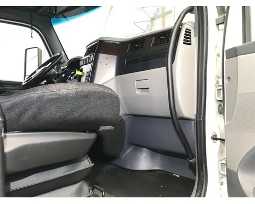 Peterbilt 579 Dash Assembly