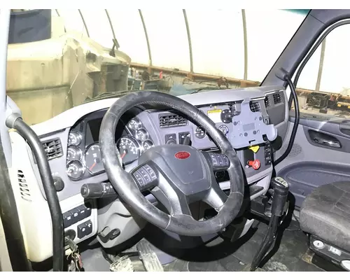 Peterbilt 579 Dash Assembly