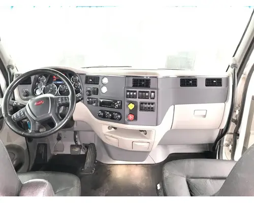 Peterbilt 579 Dash Assembly