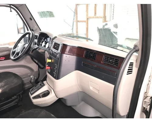 Peterbilt 579 Dash Assembly