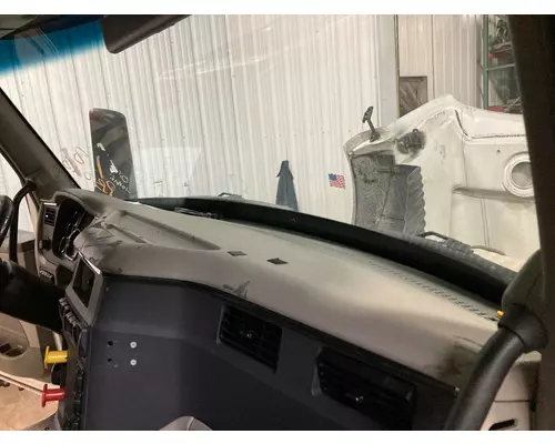 Peterbilt 579 Dash Assembly