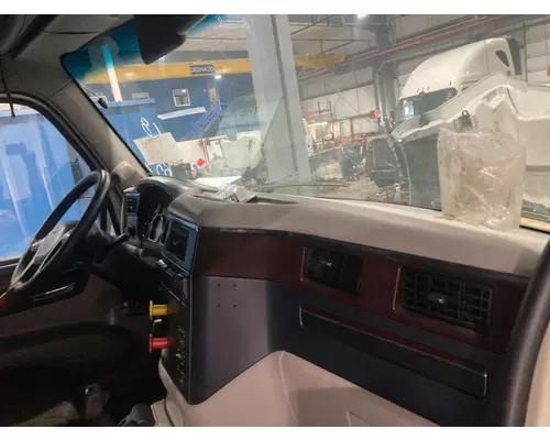 Peterbilt 579 Dash Assembly