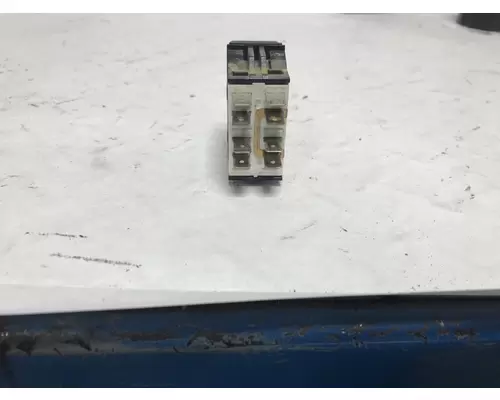 Peterbilt 579 DashConsole Switch