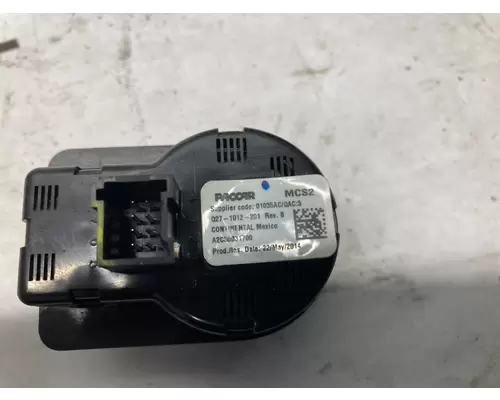Peterbilt 579 DashConsole Switch