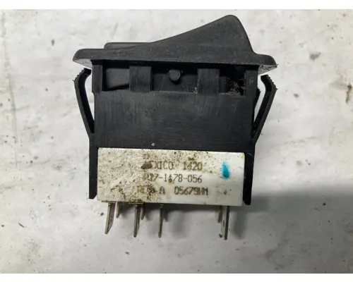 Peterbilt 579 DashConsole Switch