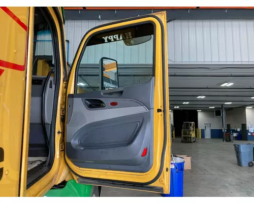 Peterbilt 579 Door Assembly, Front