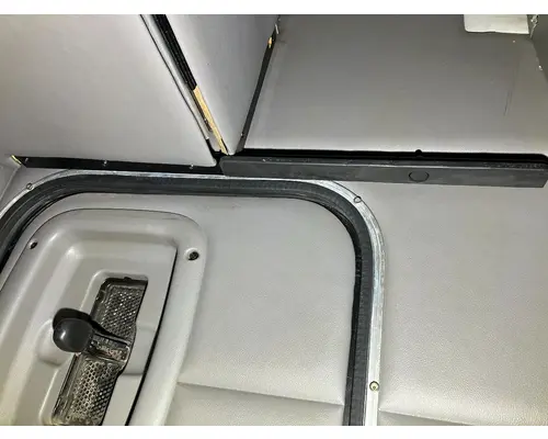 Peterbilt 579 Engine Brackets, Misc.