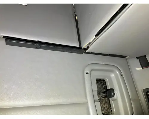 Peterbilt 579 Engine Brackets, Misc.