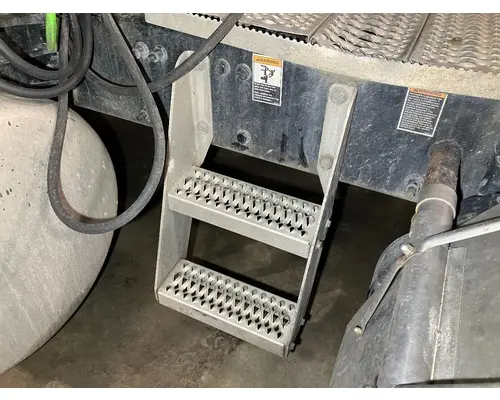 Peterbilt 579 Engine Brackets, Misc.