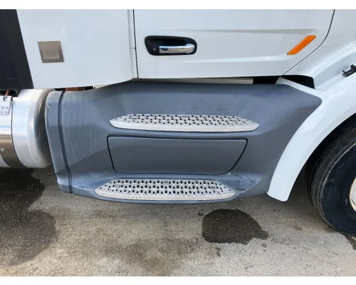 Peterbilt 579 Fairing (Side)
