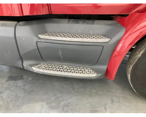 Peterbilt 579 Fairing (Side)