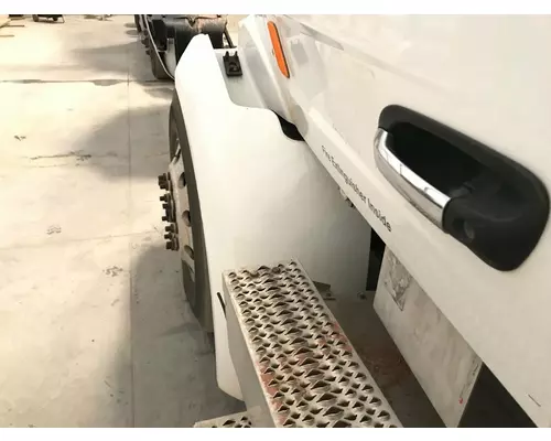 Fender Peterbilt 579 Vander Haags Inc Cb
