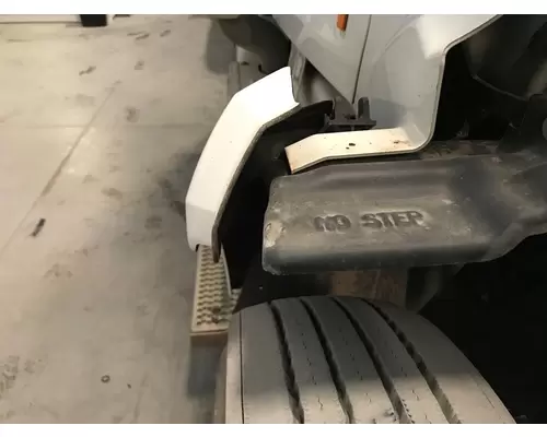 Peterbilt 579 Fender