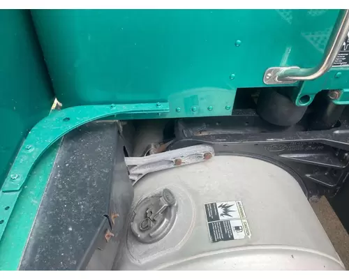 Peterbilt 579 Fuel Tank Strap