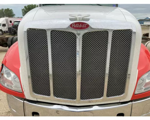 Peterbilt 579 Grille