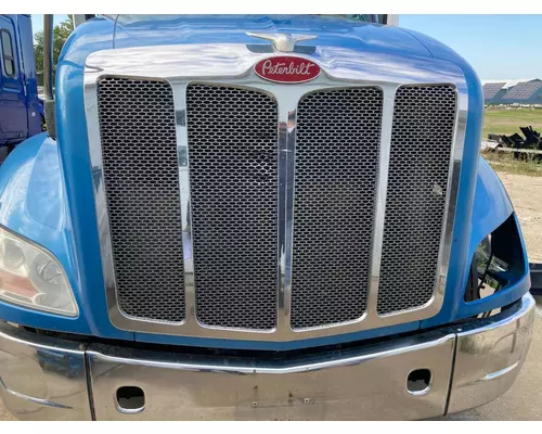 Peterbilt 579 Grille